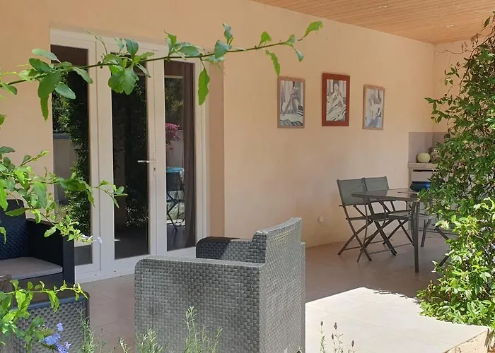 Elsanais Villa